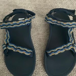 Youth Teva shoes